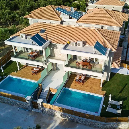 Leandros Villa *